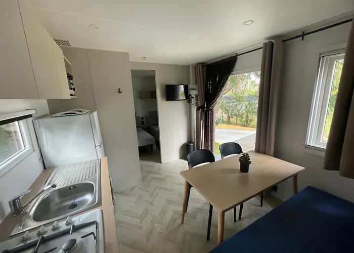 Camping Bella Vista *
